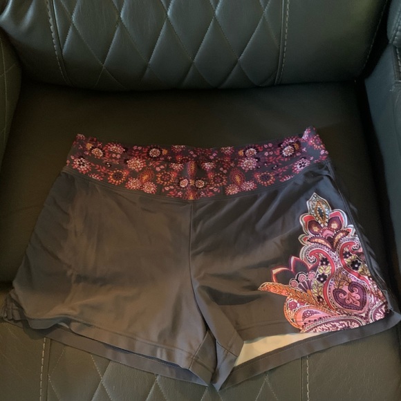 ATHLETA SHORTS - Picture 1 of 4